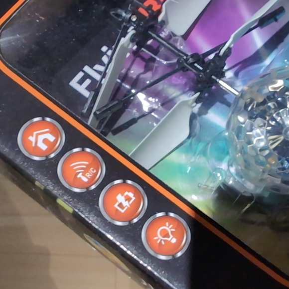 BNIB Flying Ball - Picture 3 of 4